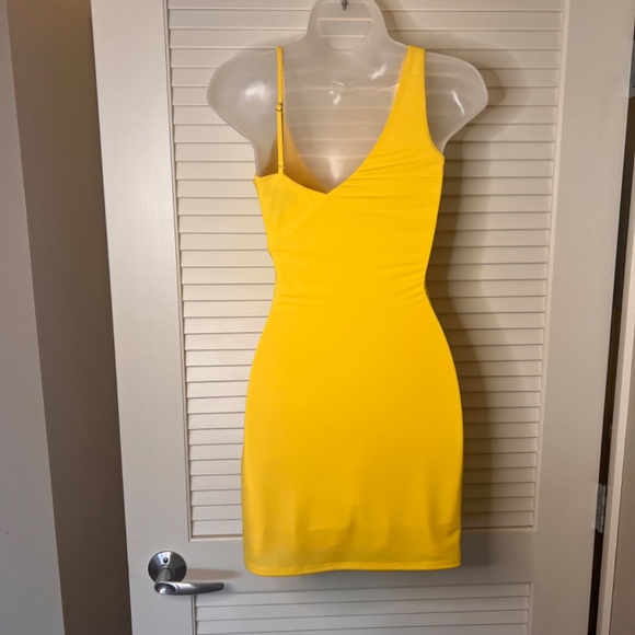 h:ours (REVOLVE) Jaxton Yellow Mini Dress | Size: XS - Picture 6 of 8